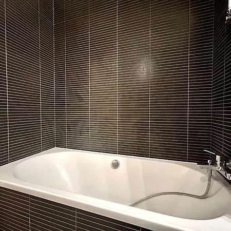 Apartment La Chapelle, Renove Dans Ancienne Chapelle Avec Parking ! *